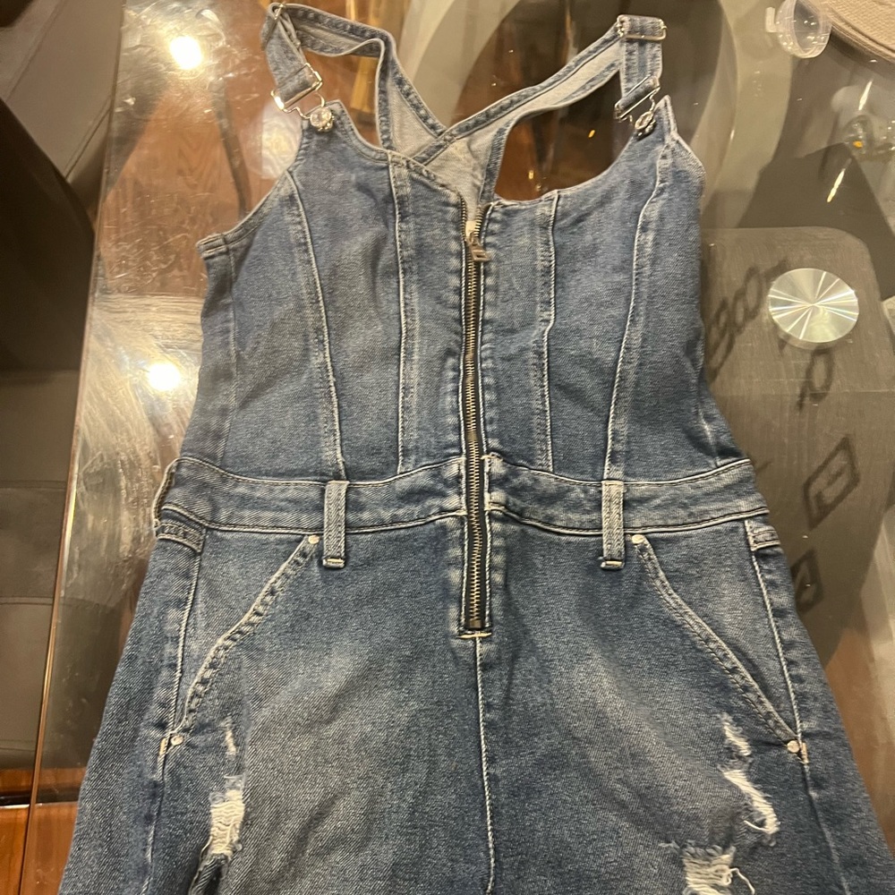 Guess shorts jumper